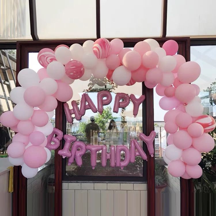 Balloon garland set up