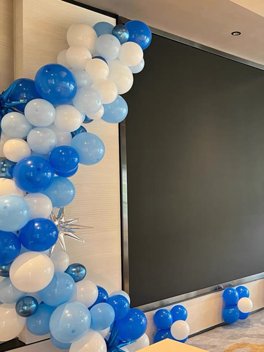 Balloon garland set up