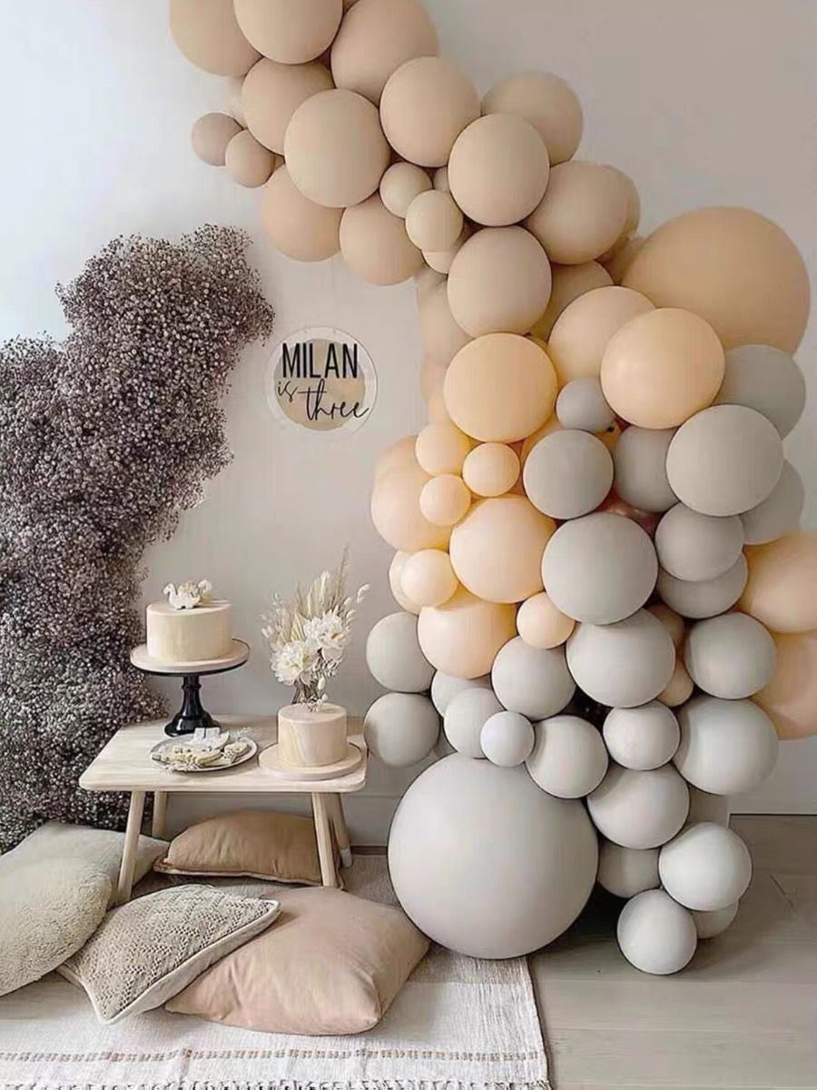 Balloon garland set up