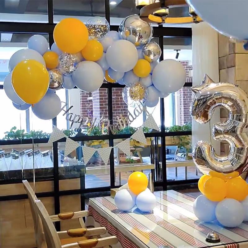 Balloon garland set up