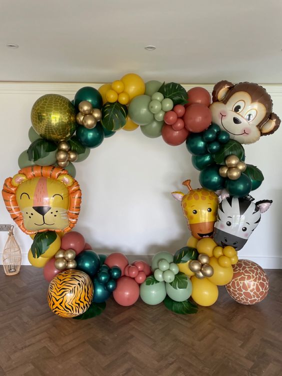 Safari theme circle pole backdrop