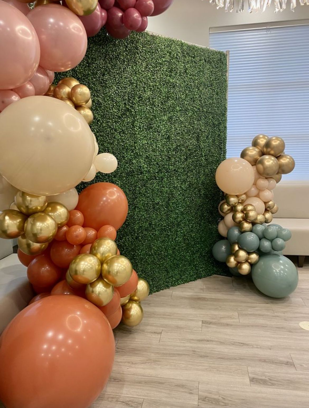 Grass Backdrop Set-up W/ Organic Balloon Garland
